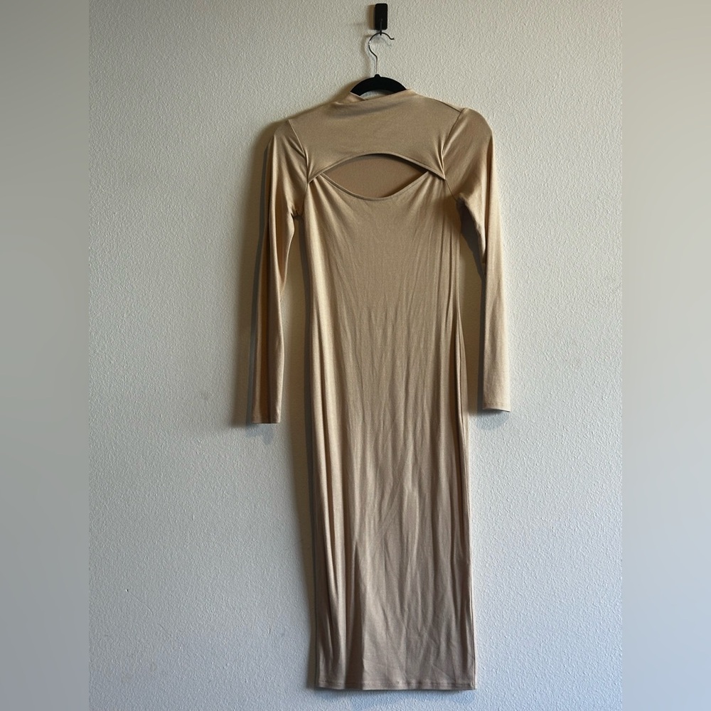 Forever 21 Elegant Tan Long Sleeve Form-Fitting Maxi Dress